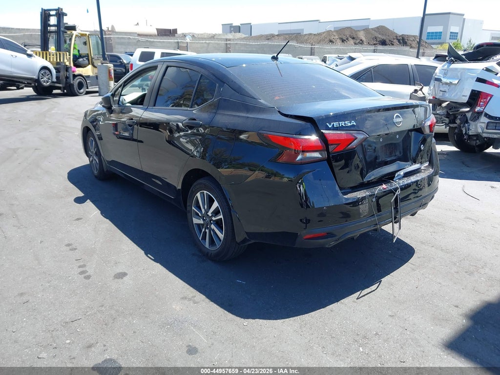 Nissan Versa 2025