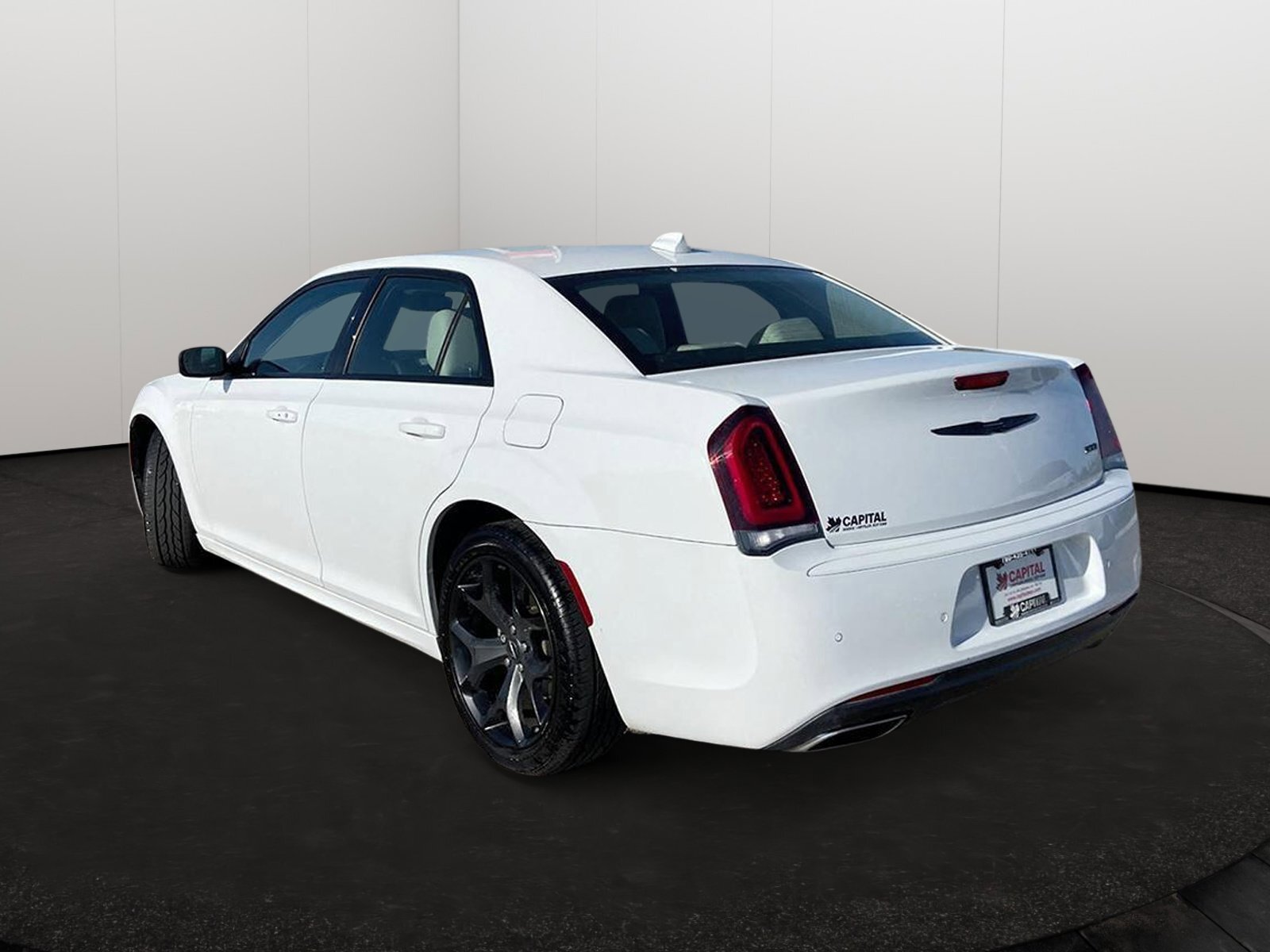 Chrysler 300 2023