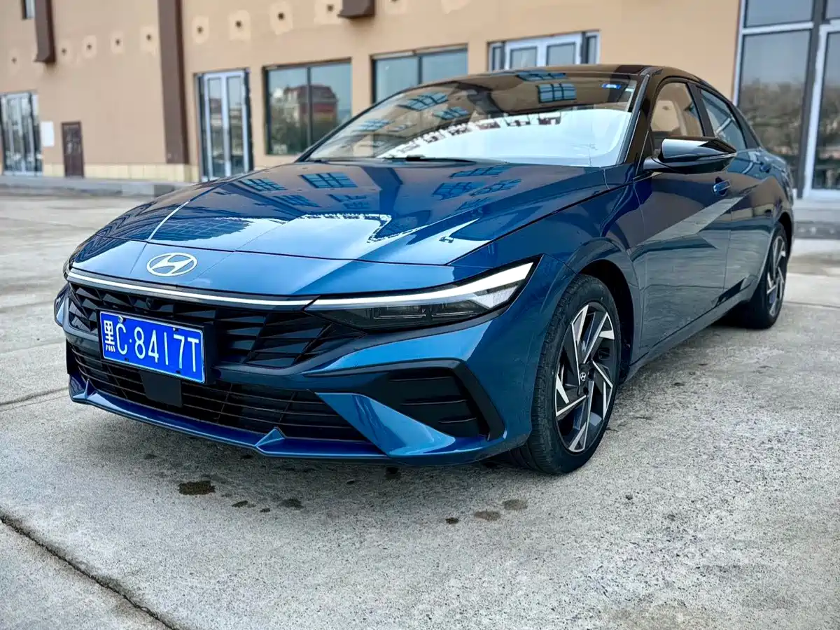 Hyundai Elantra 2023