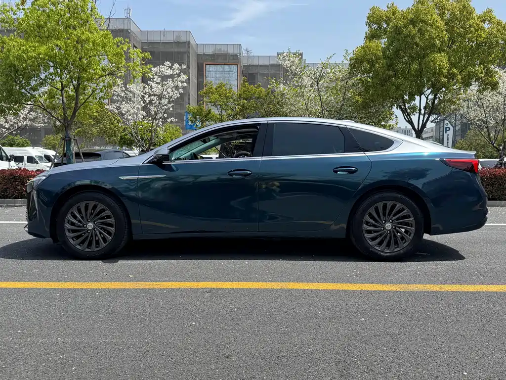 Buick LaCrosse 2025