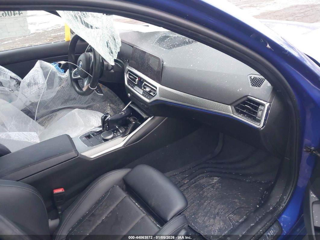 BMW 3 серии 2022