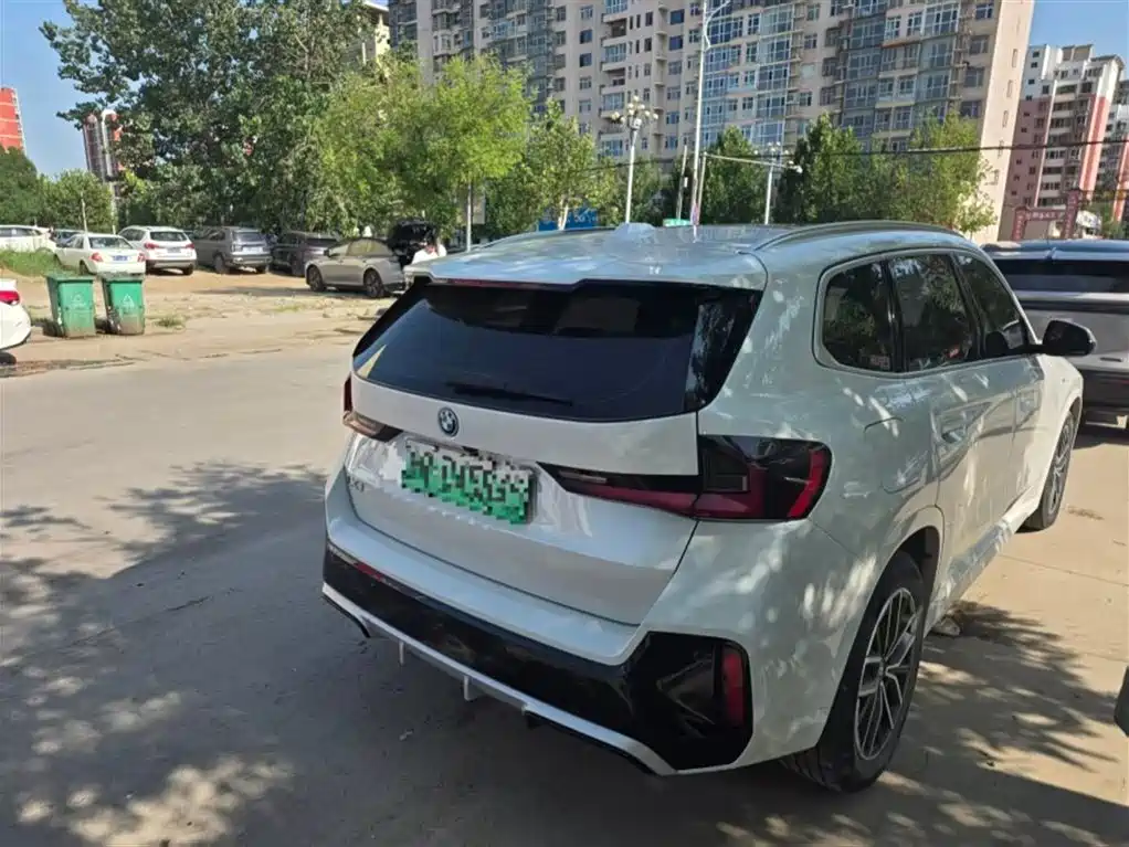 BMW iX1 2024