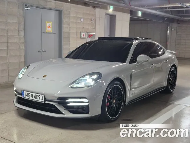 Porsche Panamera 2022