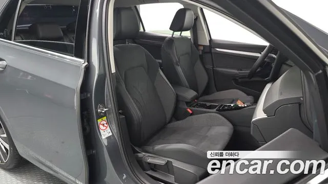 Volkswagen Golf 2025