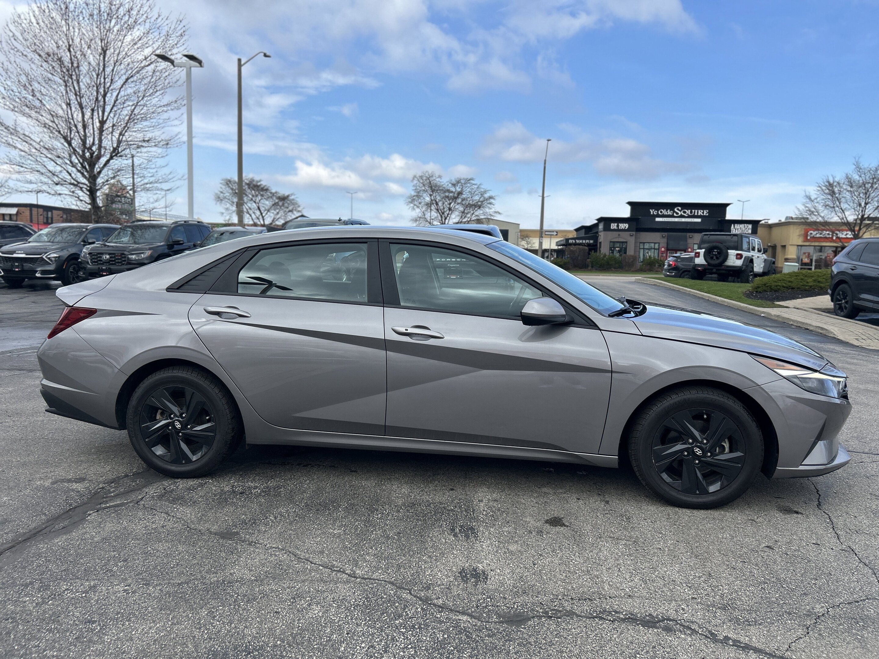 Hyundai Elantra 2023