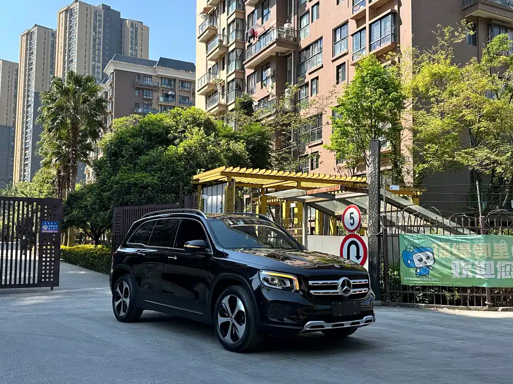 Mercedes-Benz GLB 2021