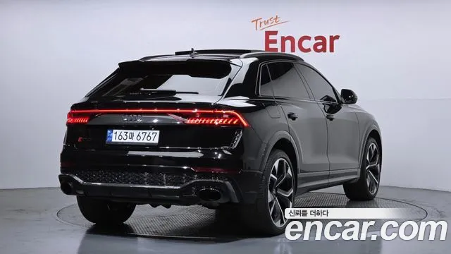 Audi RSQ8 2023