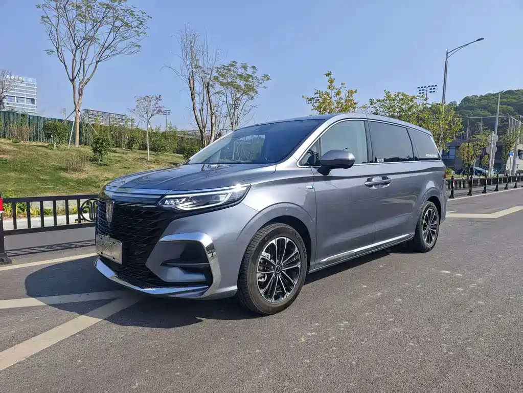 Roewe iMAX8 2021