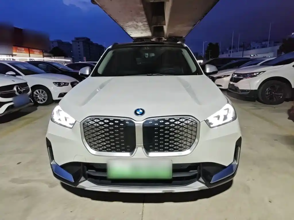 BMW iX1 2024