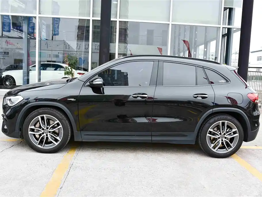 Mercedes-Benz GLA AMG 2023