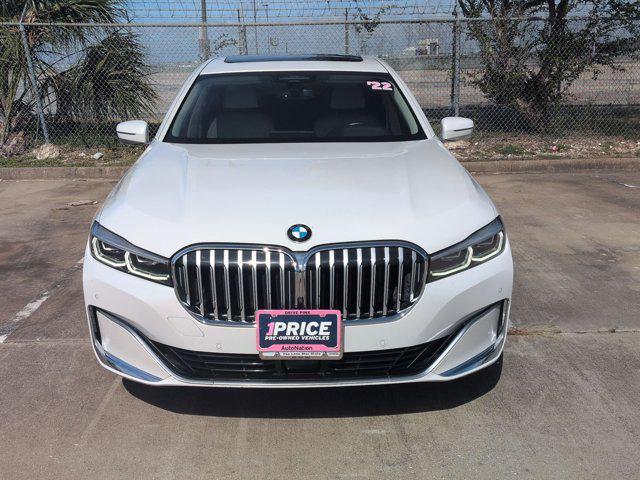BMW 750 2022