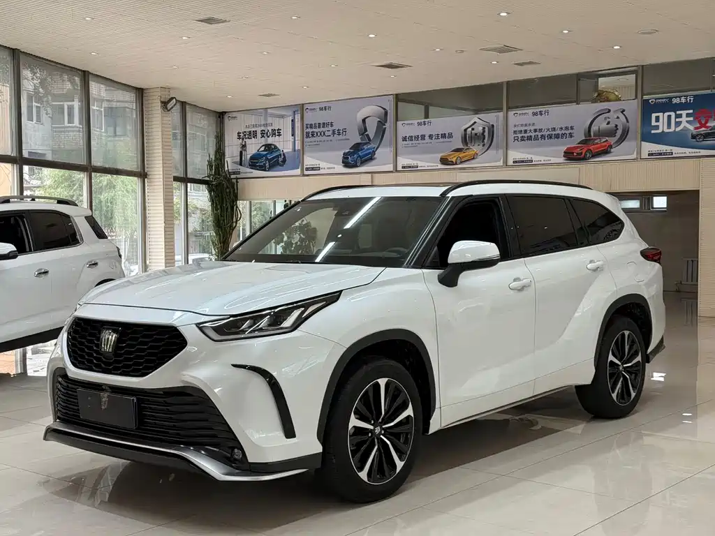 Toyota Crown Kluger 2023