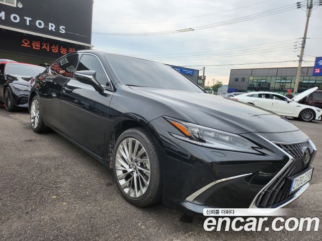 Lexus ES 2023