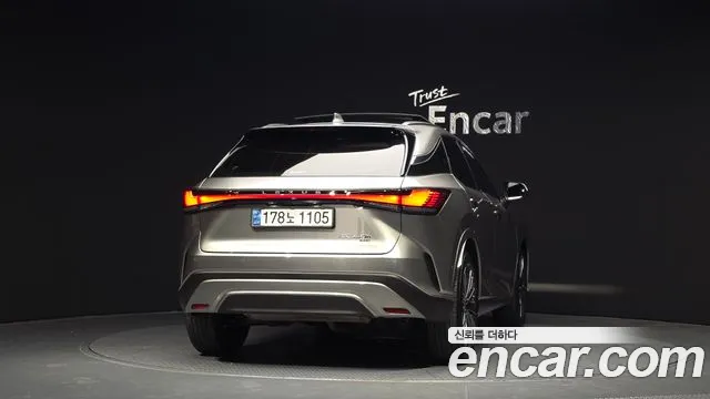Lexus RX 2024