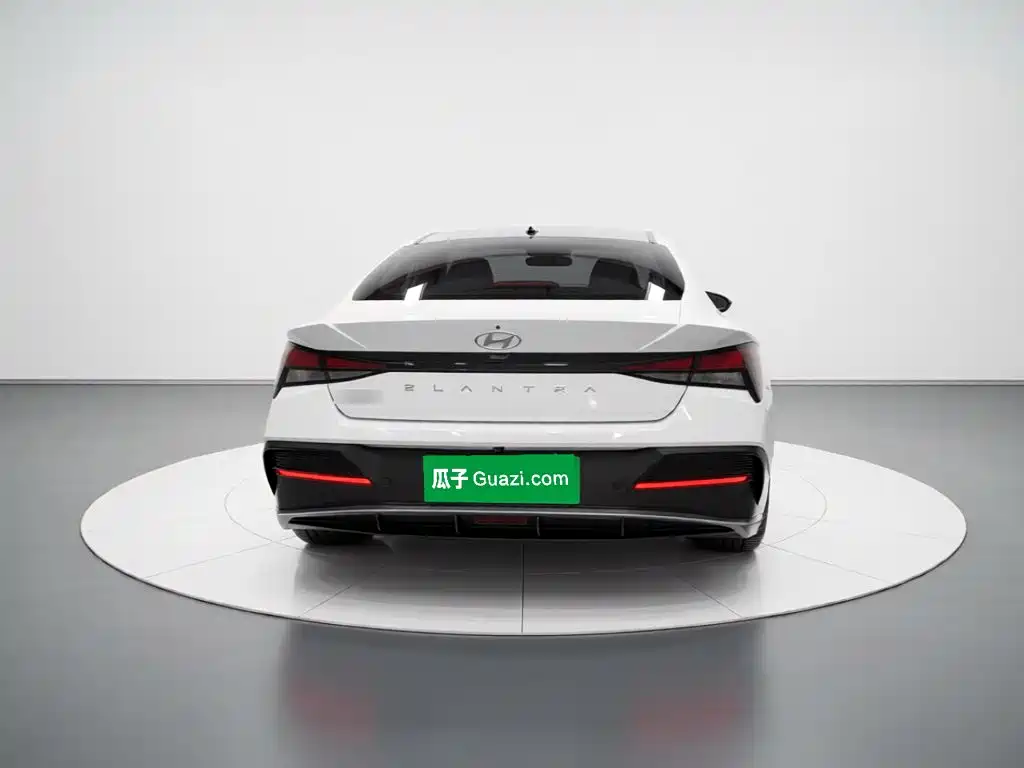 Hyundai Elantra 2025