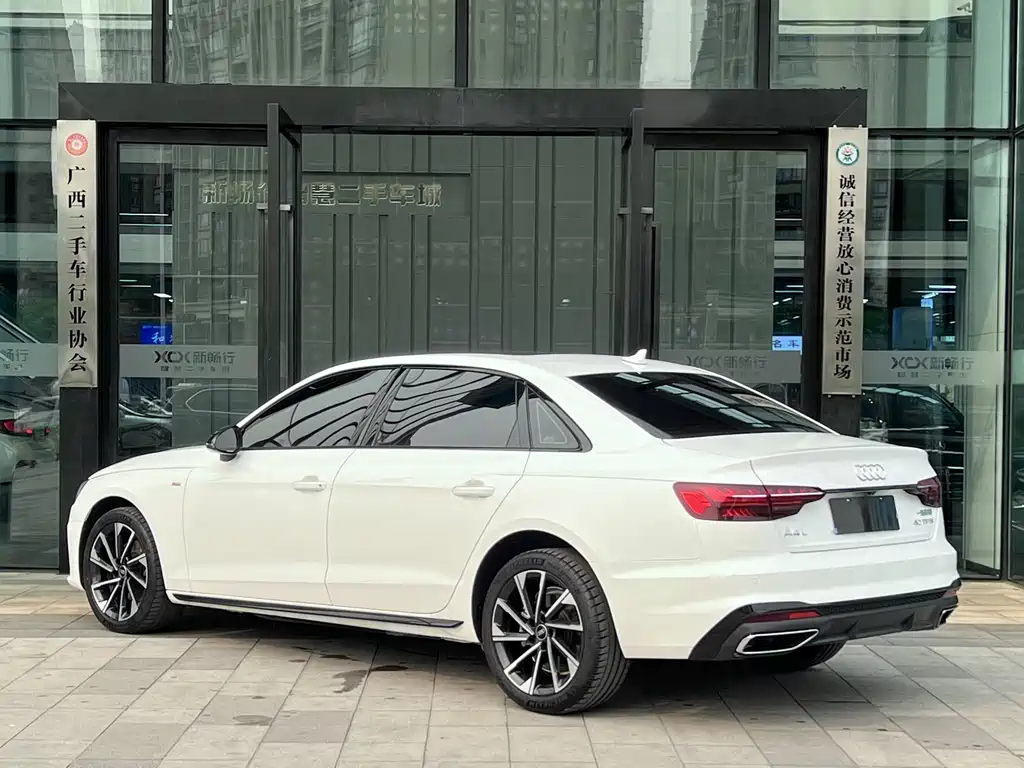 Audi A4 2023