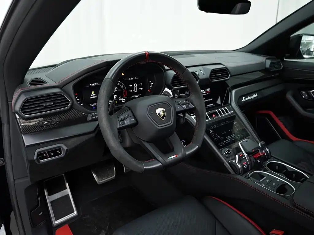 Lamborghini Urus 2024
