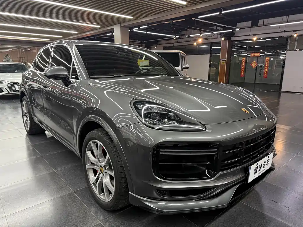 Porsche Cayenne 2022