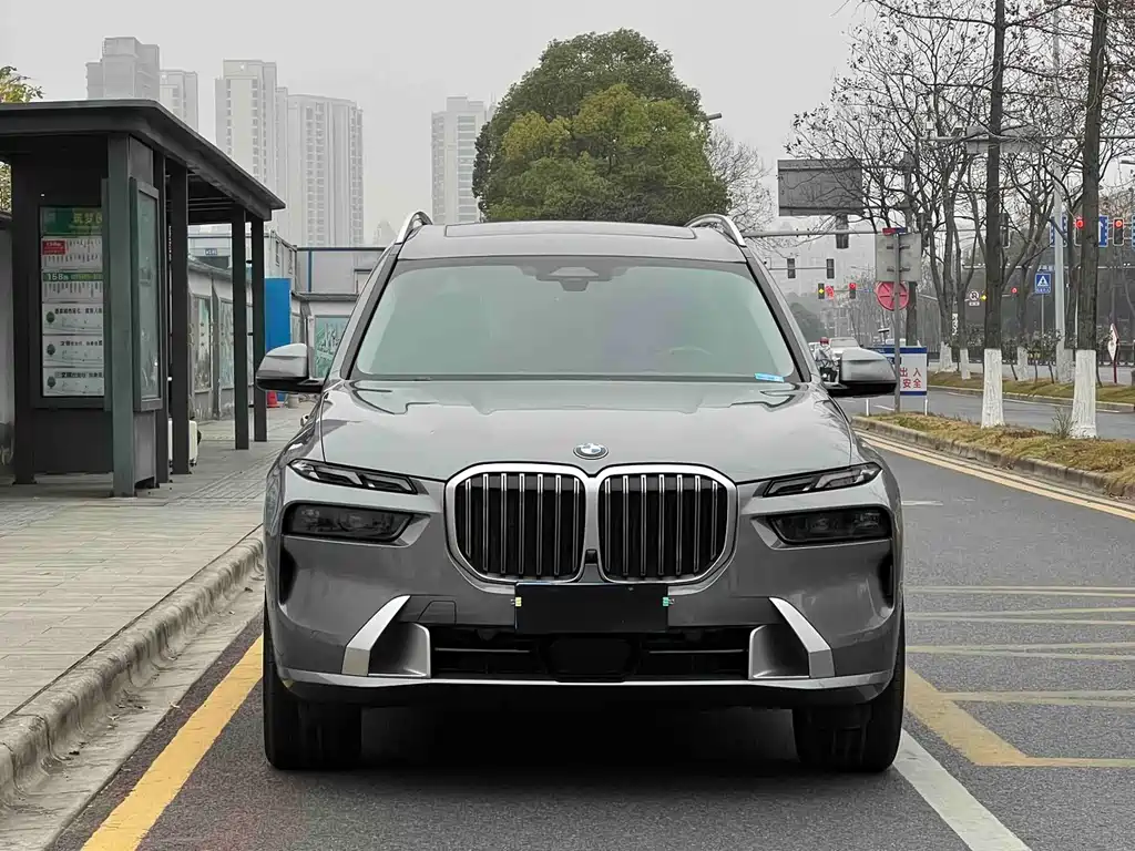 BMW X7 2023