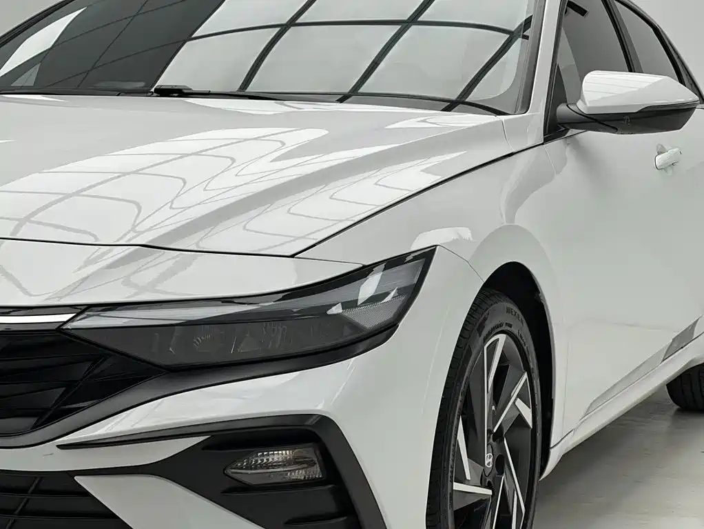 Hyundai Elantra 2023