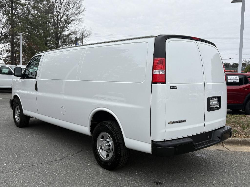 Chevrolet Express 2023