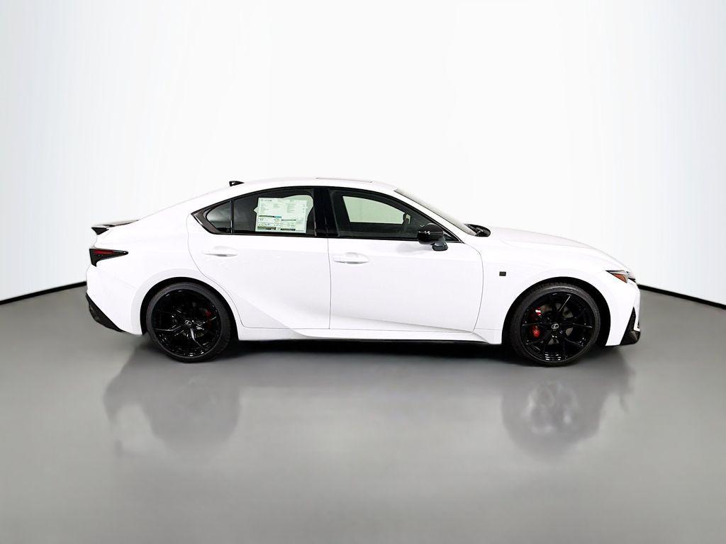 Lexus IS 2026