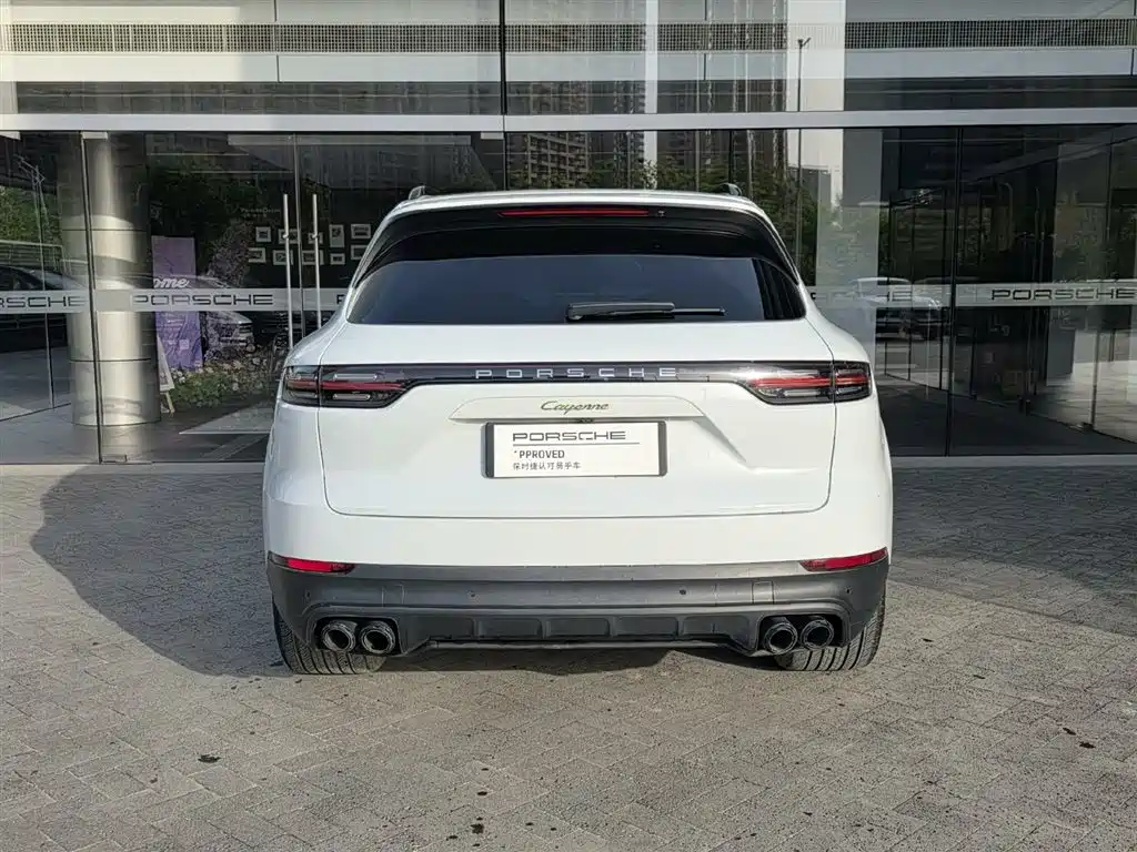 Porsche Cayenne 2022