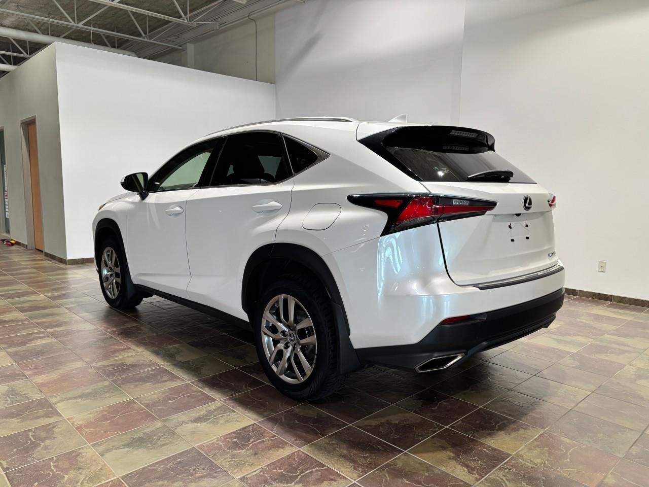 Lexus NX 300 2021