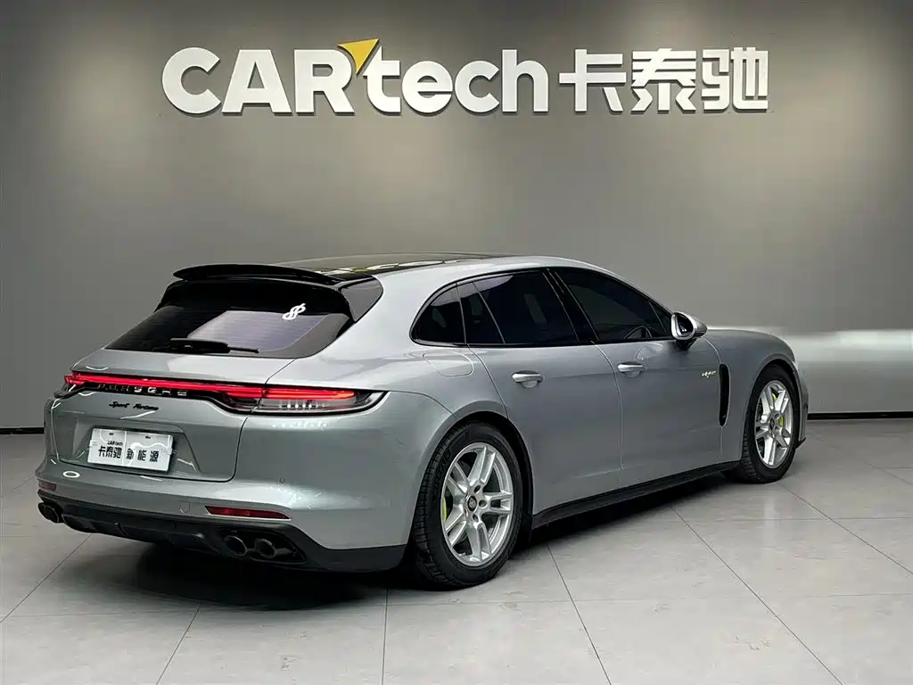 Porsche Panamera 2021