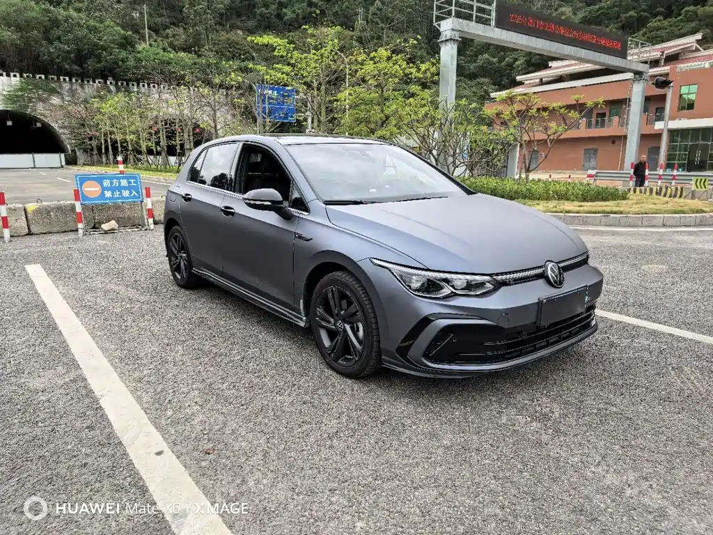 Volkswagen Golf 2024
