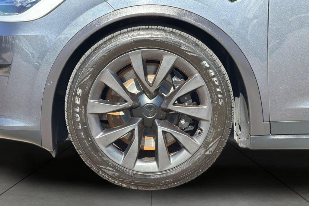Tesla Model X 2023