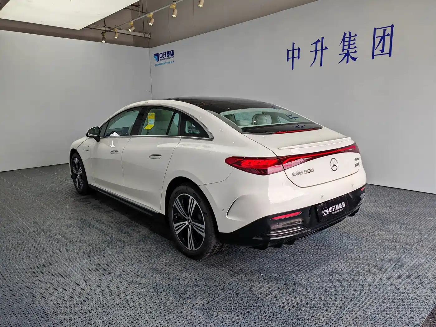 Mercedes-Benz EQE 2025