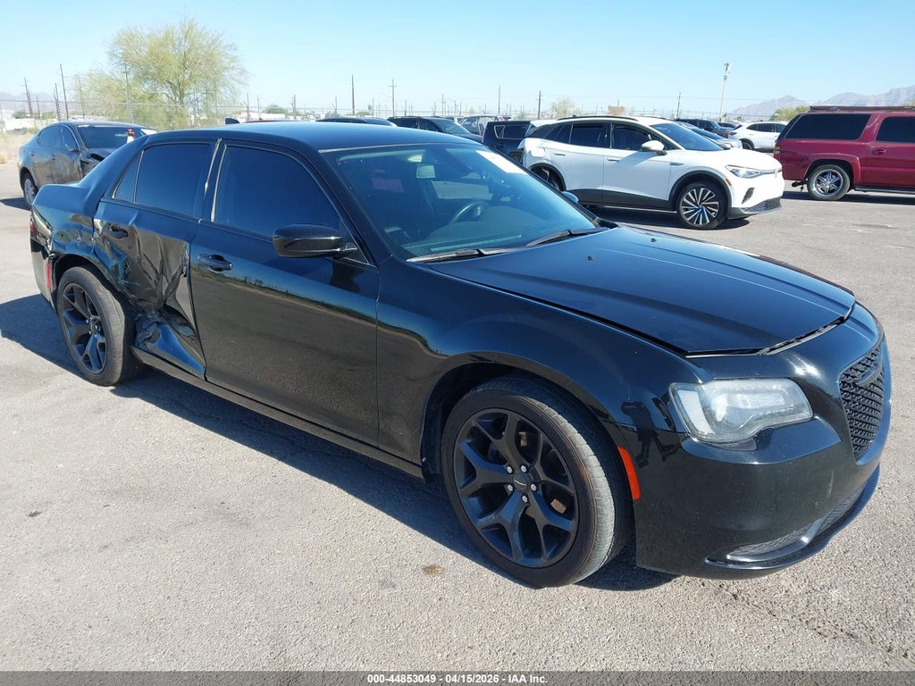 Chrysler 300 2021