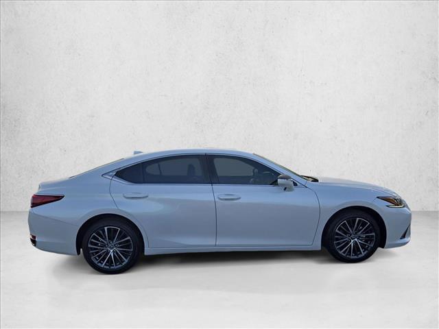 Lexus ES 2023