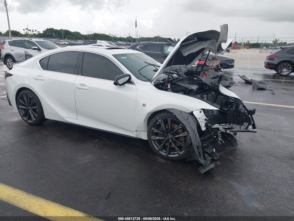 Lexus IS 2025