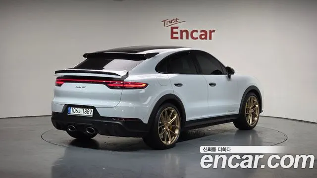 Porsche Cayenne 2022