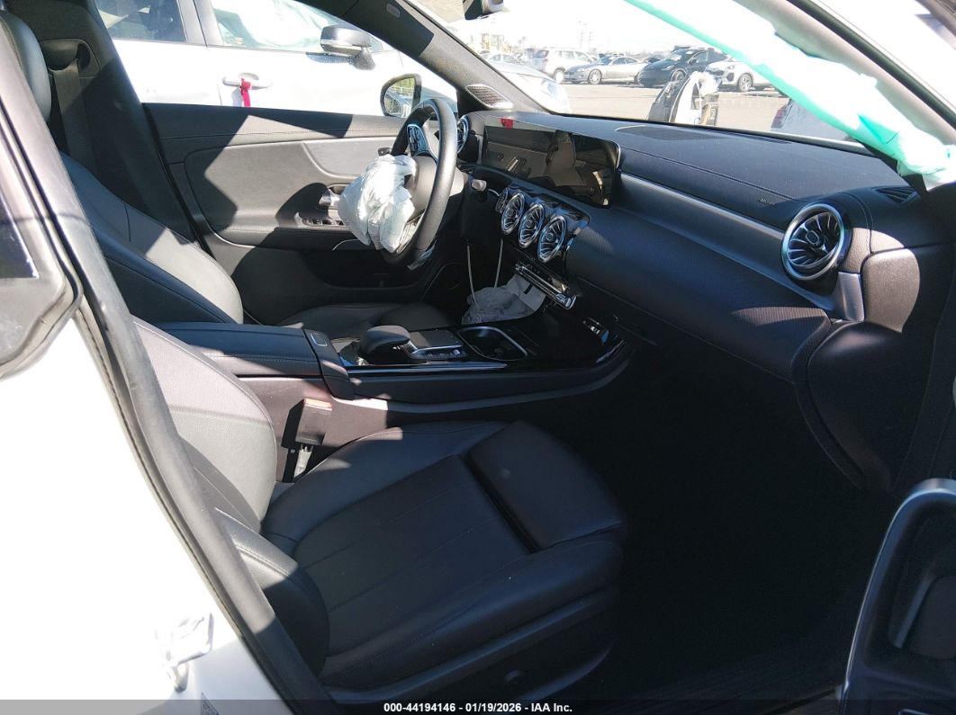 Mercedes-Benz CLA 2023