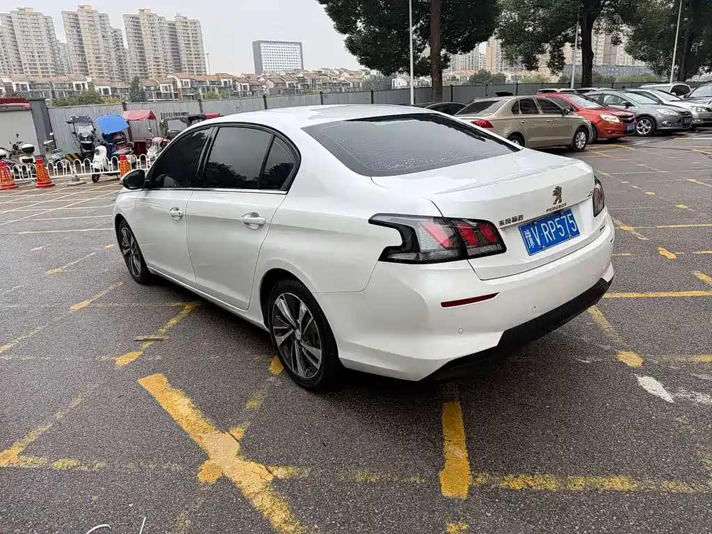 Peugeot 408 2021