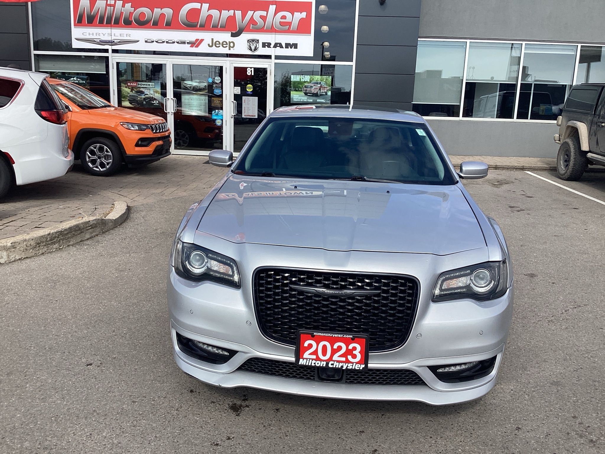 Chrysler 300 2023