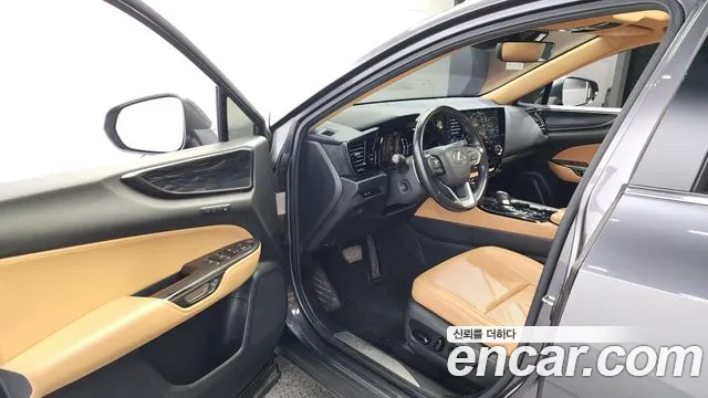Lexus NX 2022