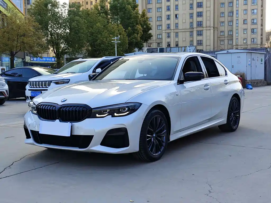 BMW 3 серии 2022