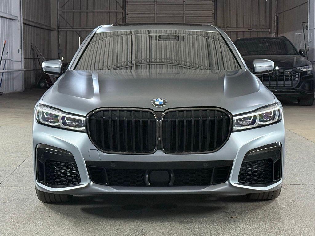 BMW 750 2022