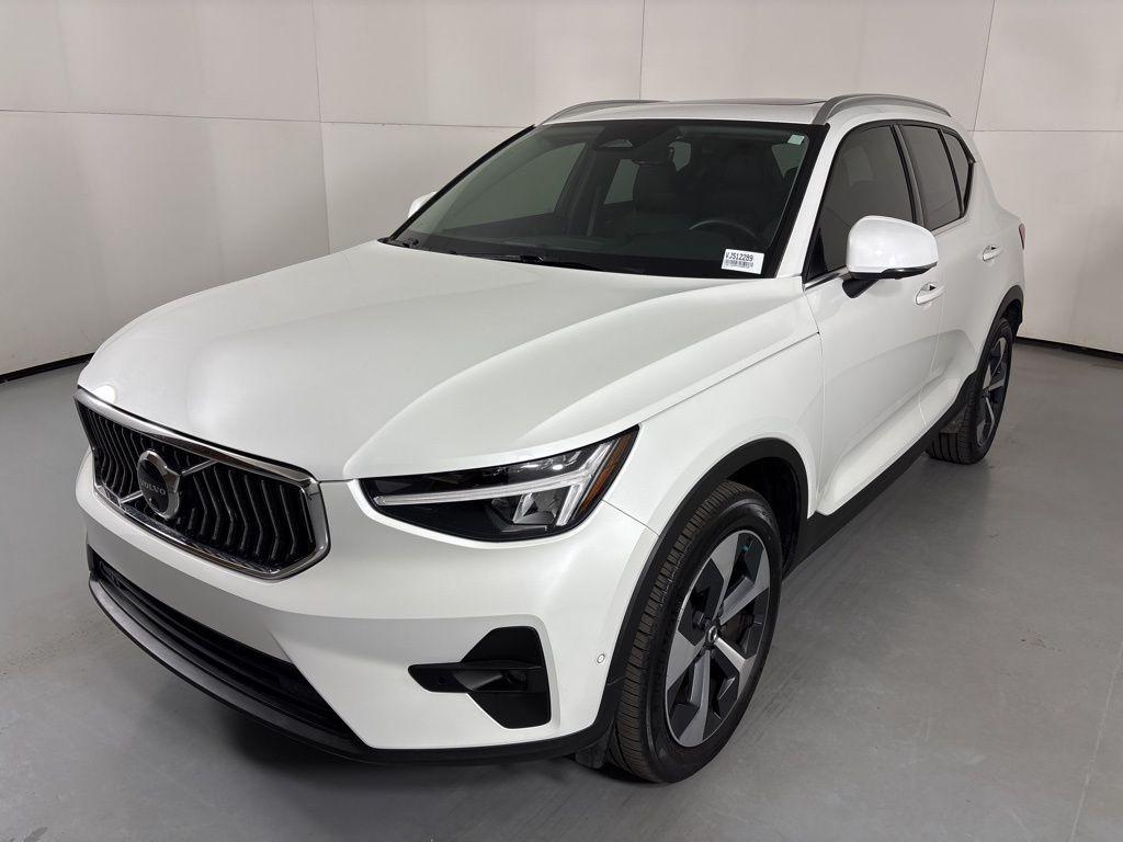Volvo XC40 2025