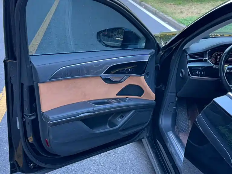 Audi A8 2024
