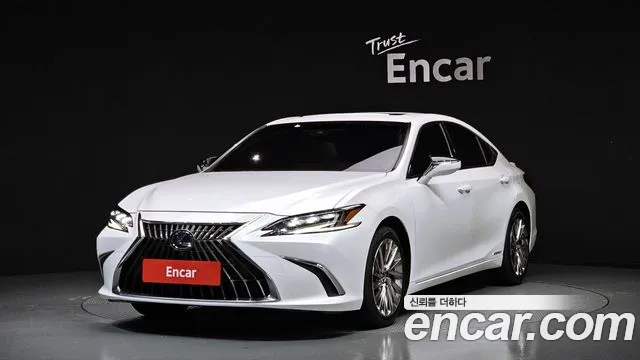 Lexus ES 2022