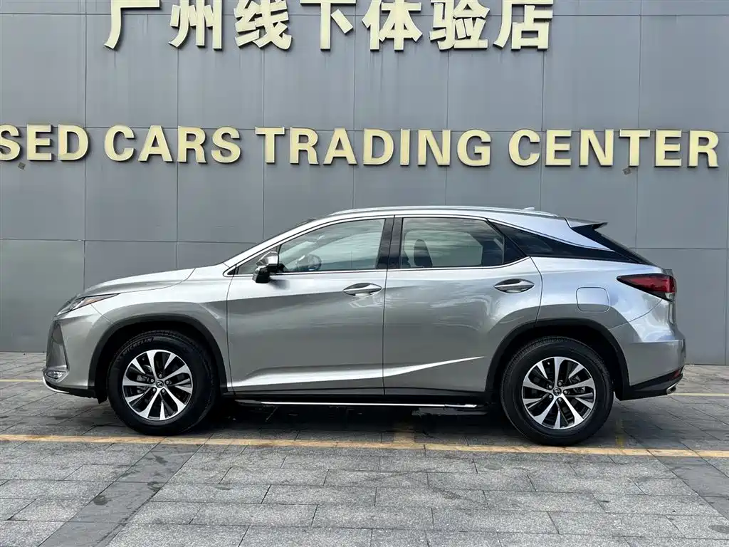 Lexus RX 2021