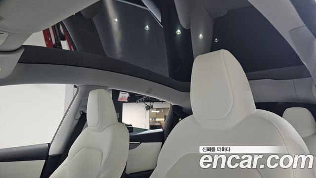 Tesla Model Y 2025