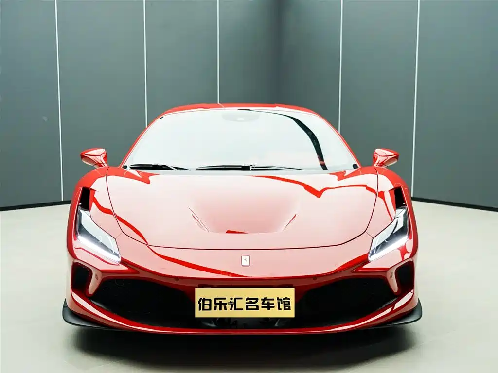 Ferrari F8 2022
