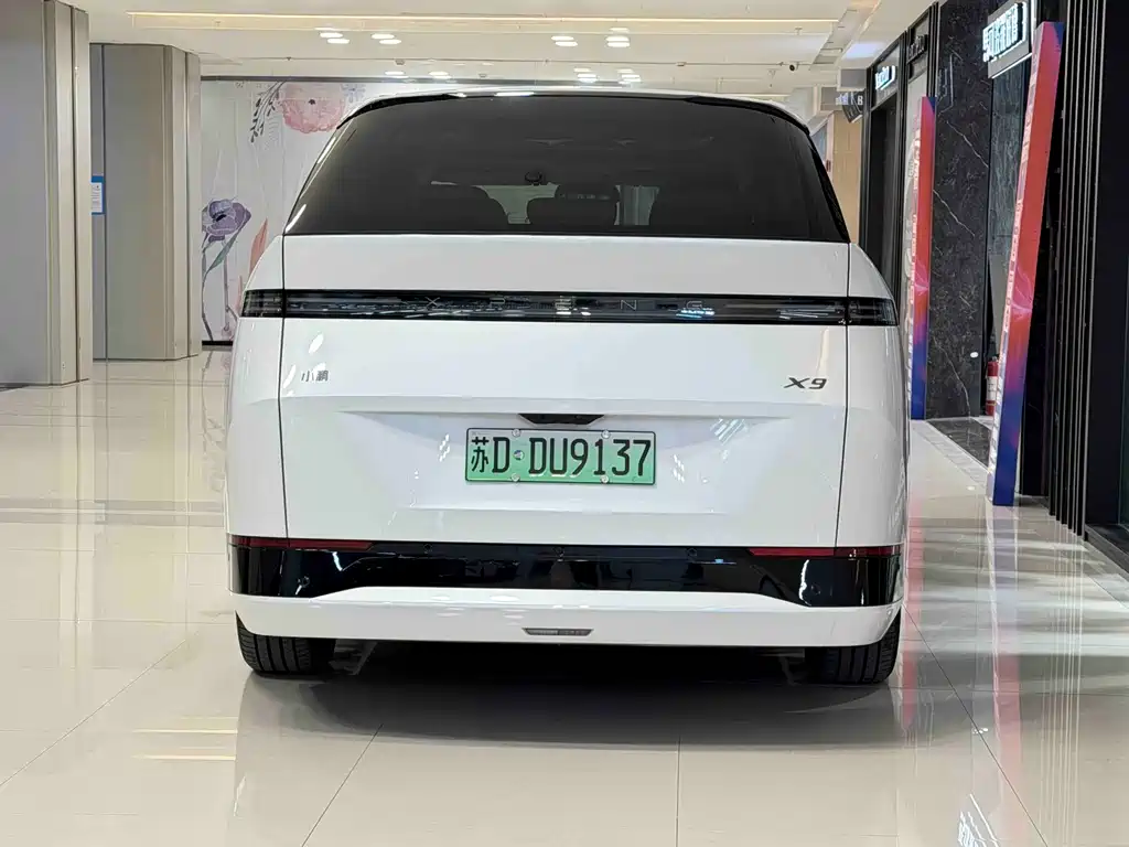 Xpeng X9 2025
