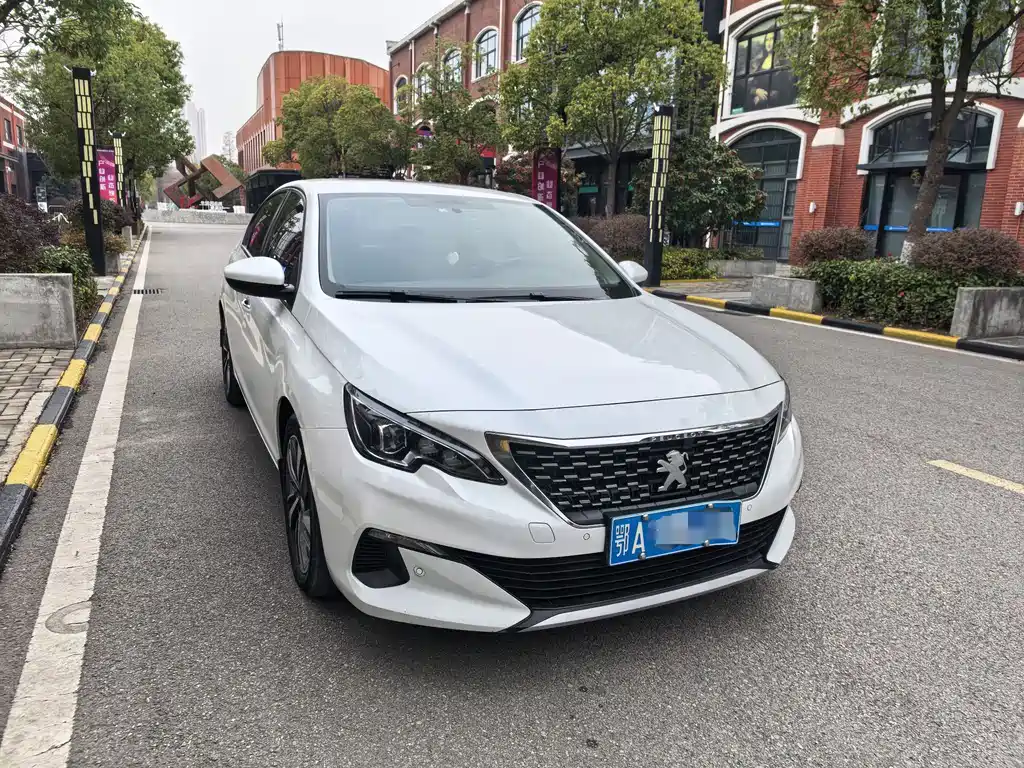 Peugeot 408 2021